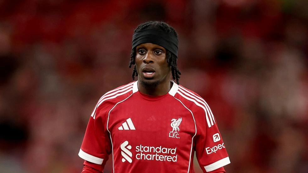 Arne Slot xác nhận Liverpool sẽ mất Frimpong đến giữa tháng 9